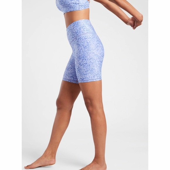 Athleta Women's Lavender Patterned Biker Shorts NWT SZ 1X - Picture 3 of 16